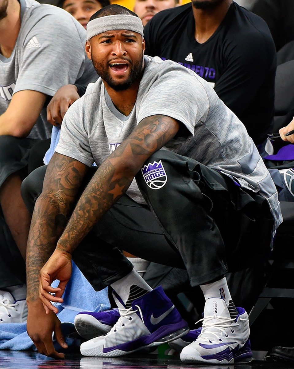 2016-1025-31-Sign-of-the-Apocalypse-DeMarcus-Cousins.jpg