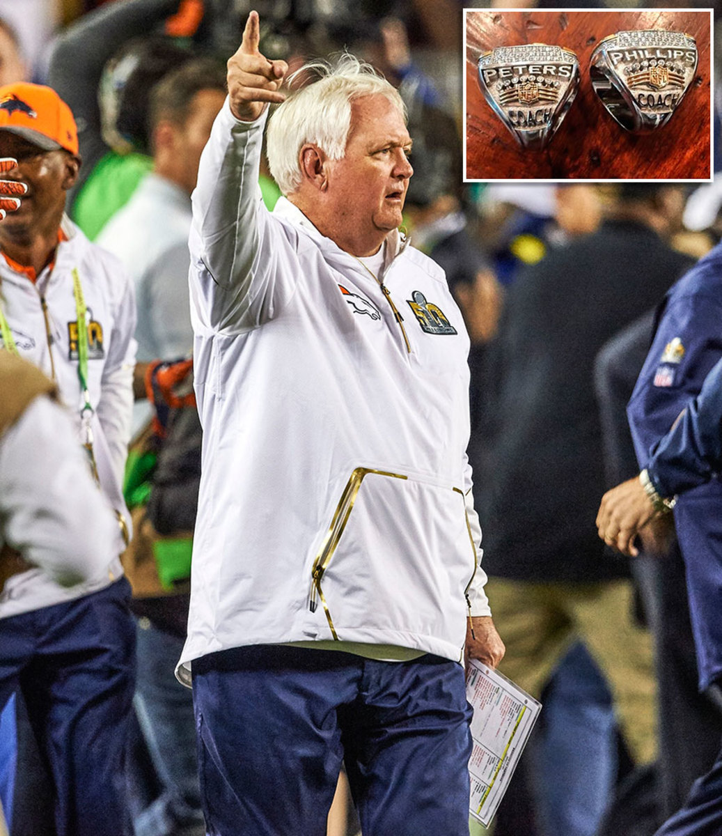 2016-0627-Sign-of-the-Apocalypse-Wade-Phillips-Super-Bowl-50-rings-SI-122_TK1_03895.jpg