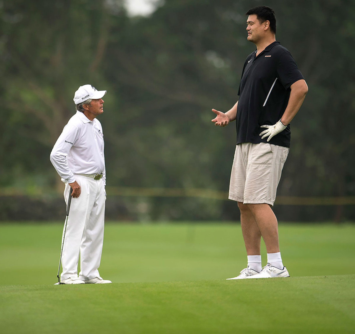 2016-1107-Sign-of-the-Apocalypse-Gary-Player-Yao-Ming.jpg