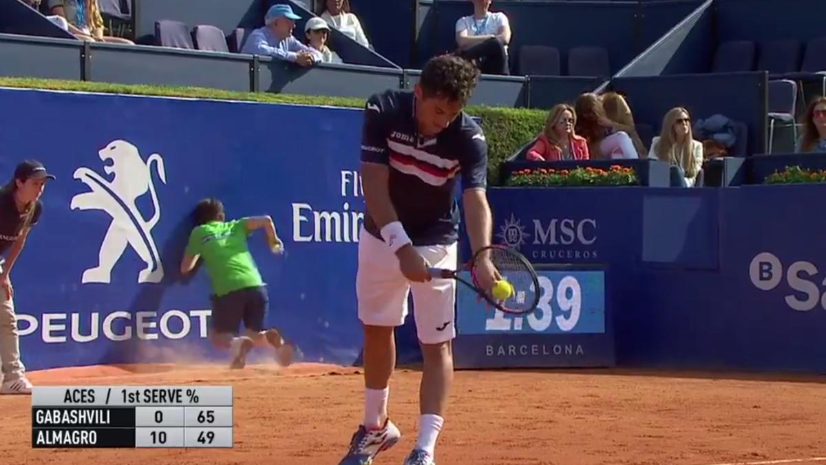 Video Tennis ball boy face plants during Barcelona Open Sports