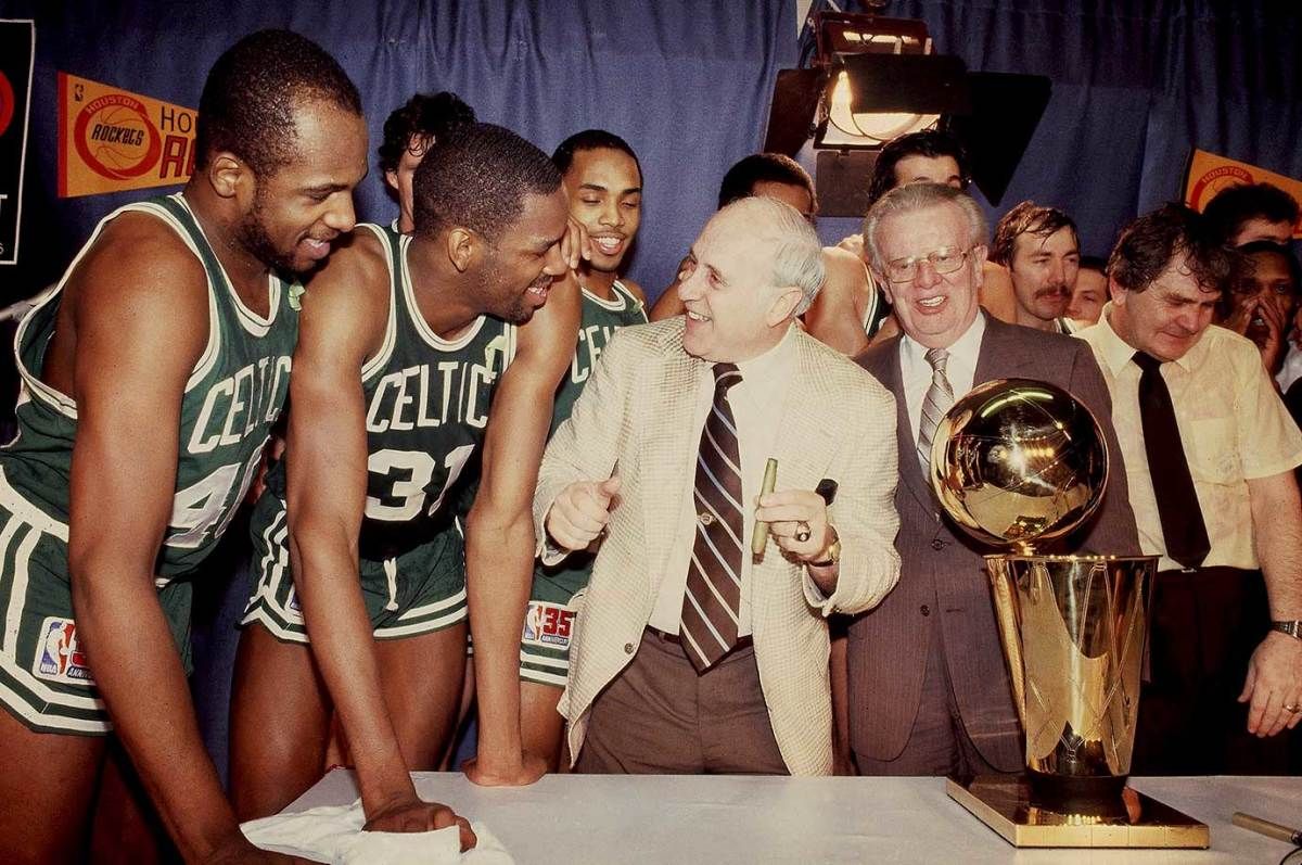 1981-0514-Red-Auerbach-001306120.jpg