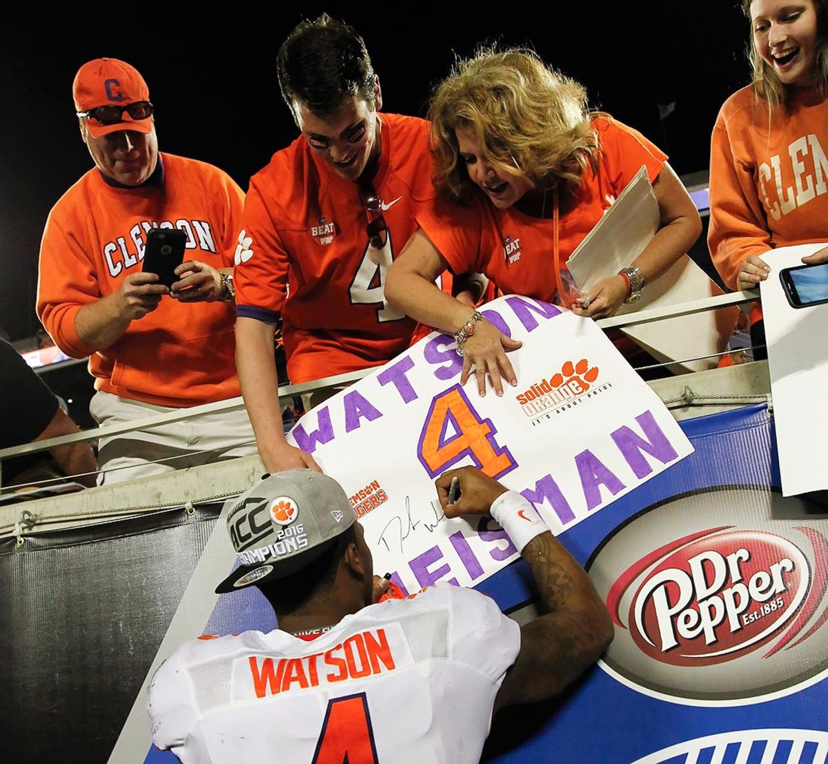 Clemson-Tigers-fans-GettyImages-627534928.jpg