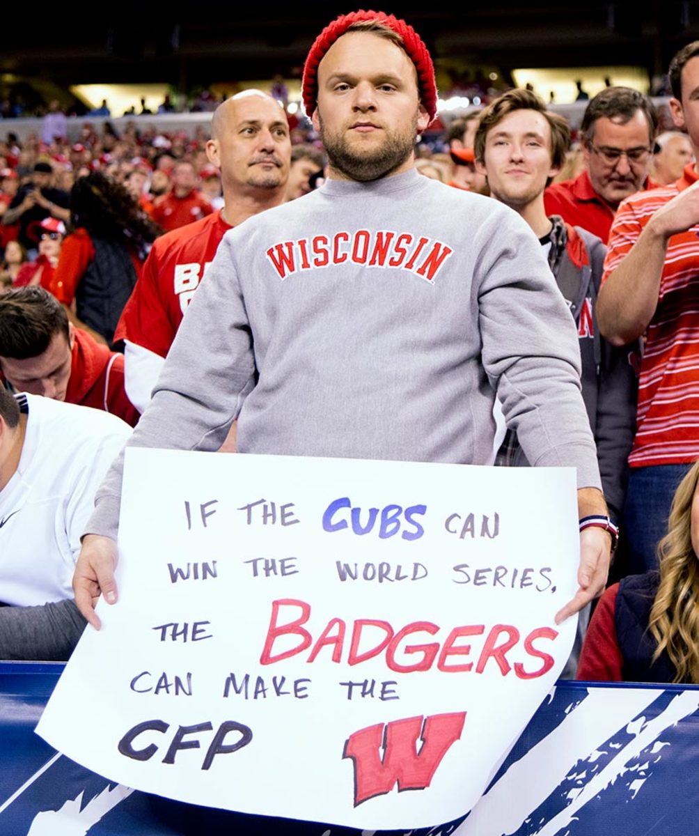 Wisconsin-Badgers-fans-GettyImages-627495878_master.jpg