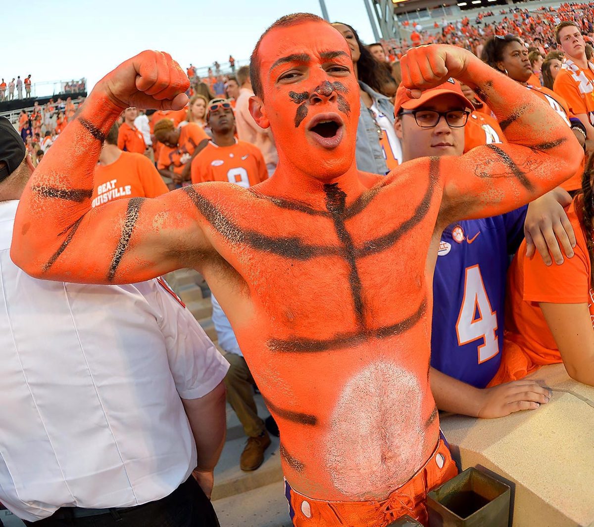 Clemson-Tigers-fans-611851208.jpg