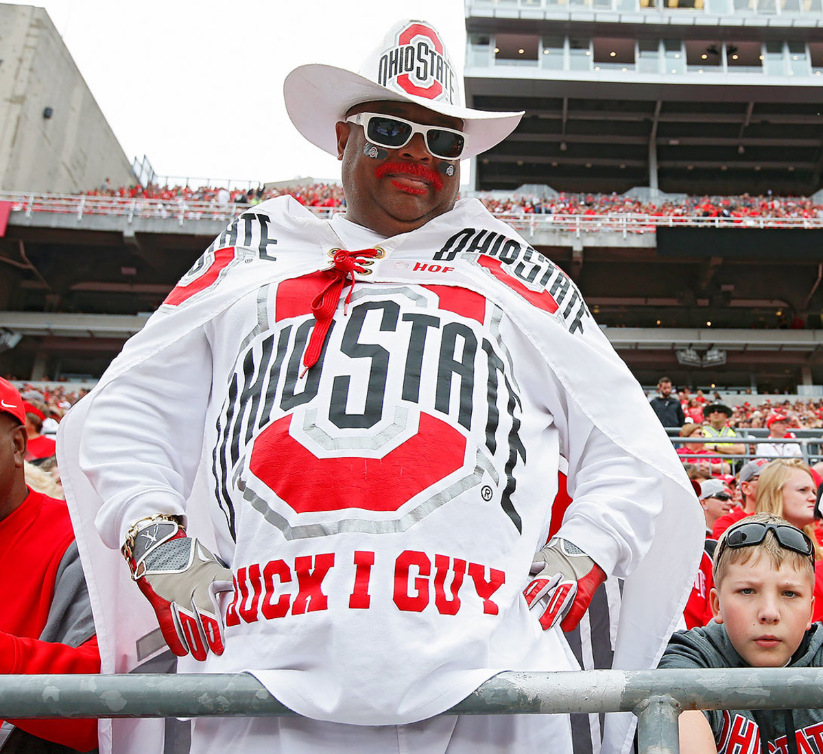 Ohio-State-Buckeyes-fan-612221702_master.jpg