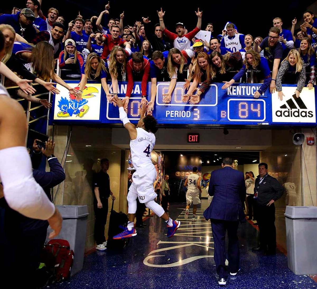 The Night in Sports Jan 30-507657640_master.jpg
