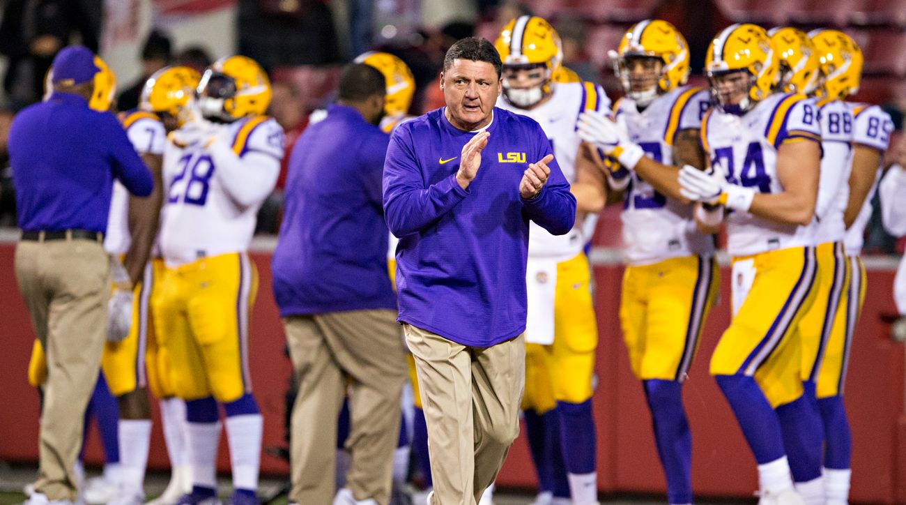 LSU Football Players Eat 4 000 Wings Ahead Of Bowl Game Sports