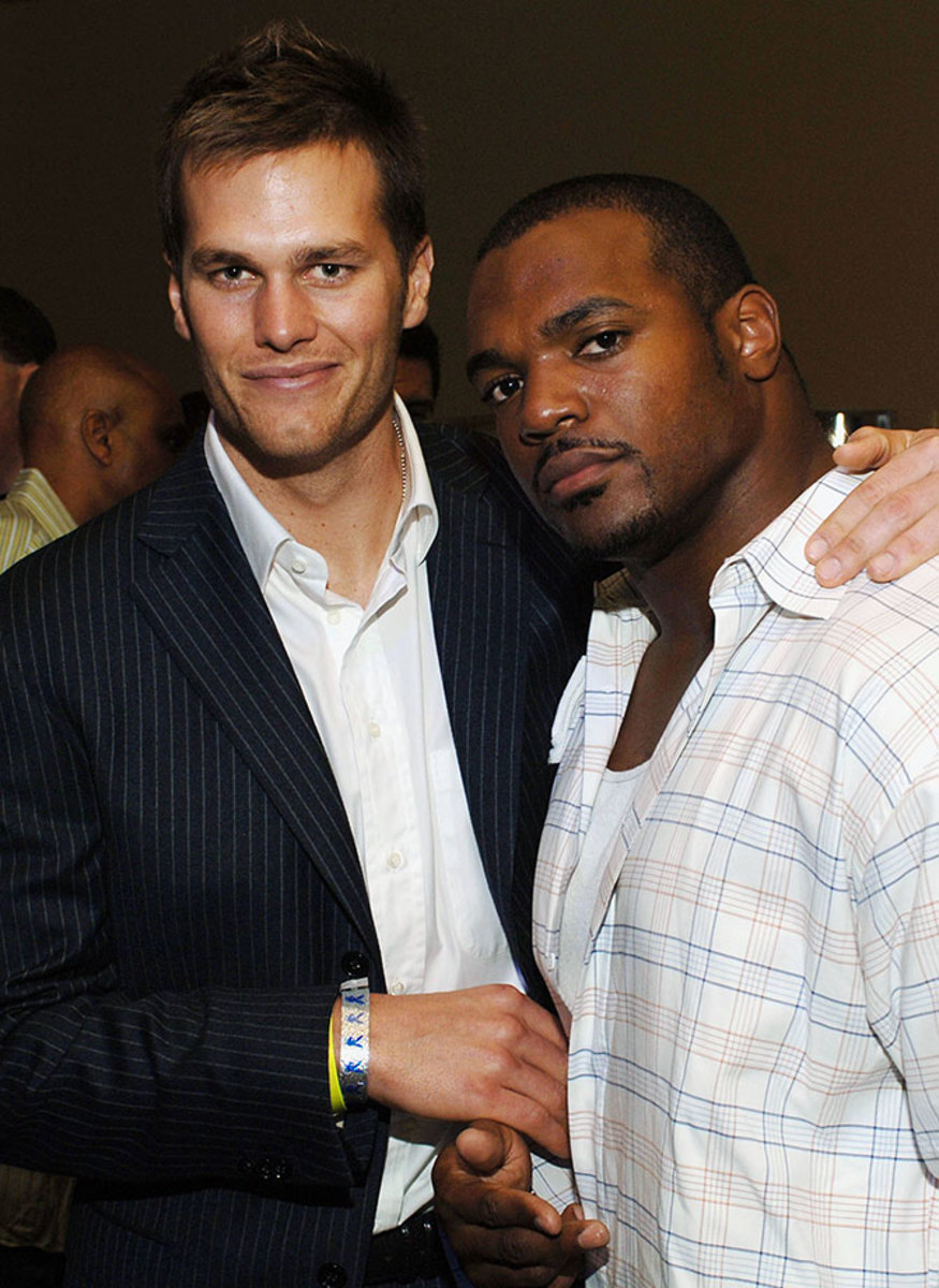 2006-Tom-Brady-Dwight-Freeney.jpg