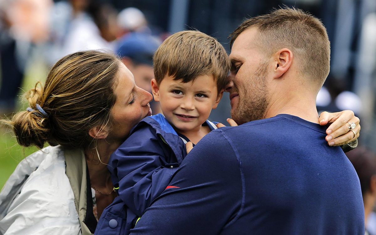 2013-Tom-Brady-Gisele-Bundchen-son-Benjamin.jpg