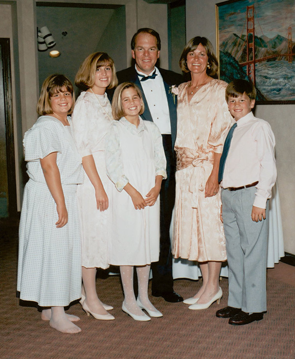 1985-Tom-Brady-family-Nancy-Maureen-Julie-Tom-Sr-Galynn.jpg
