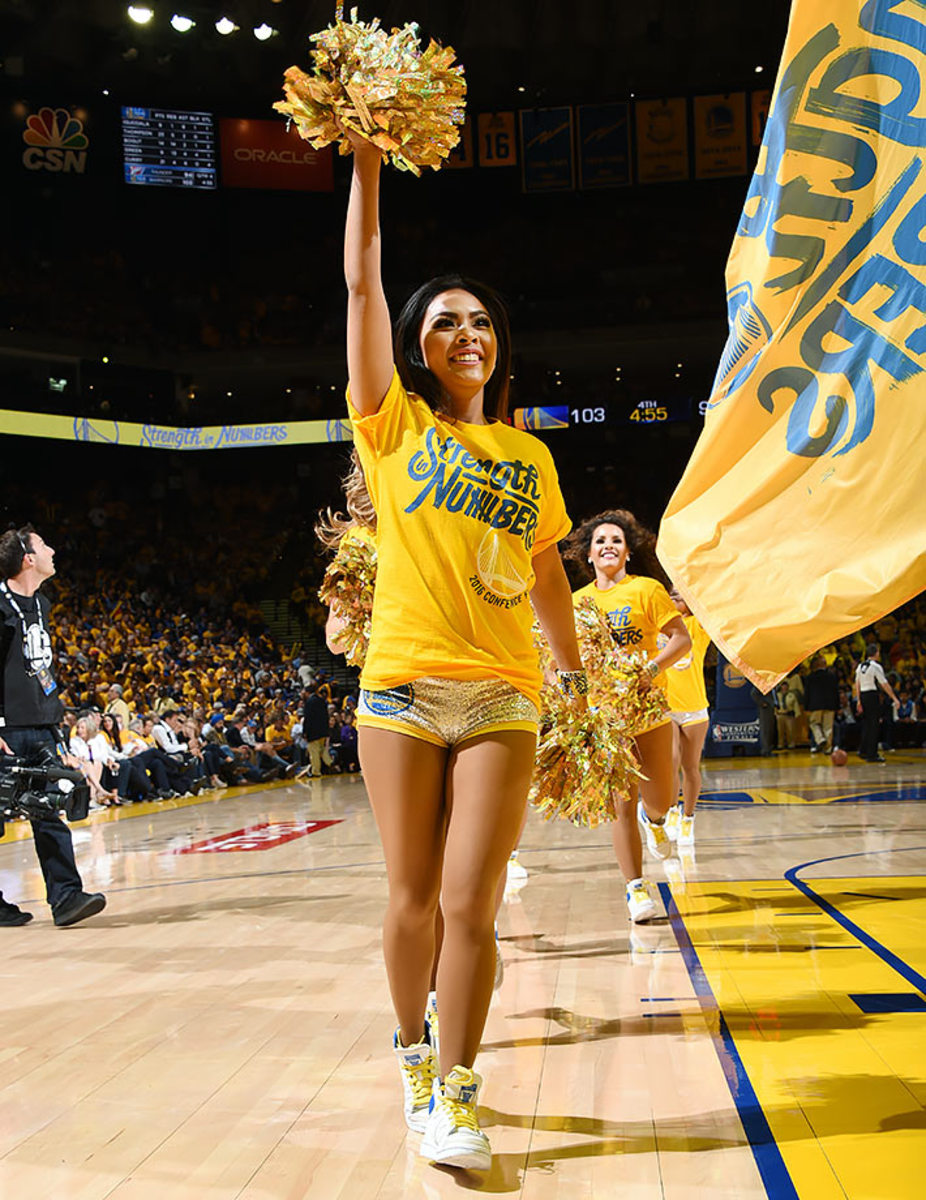 Golden-State-Warriors-Dance-Team-534585986.jpg