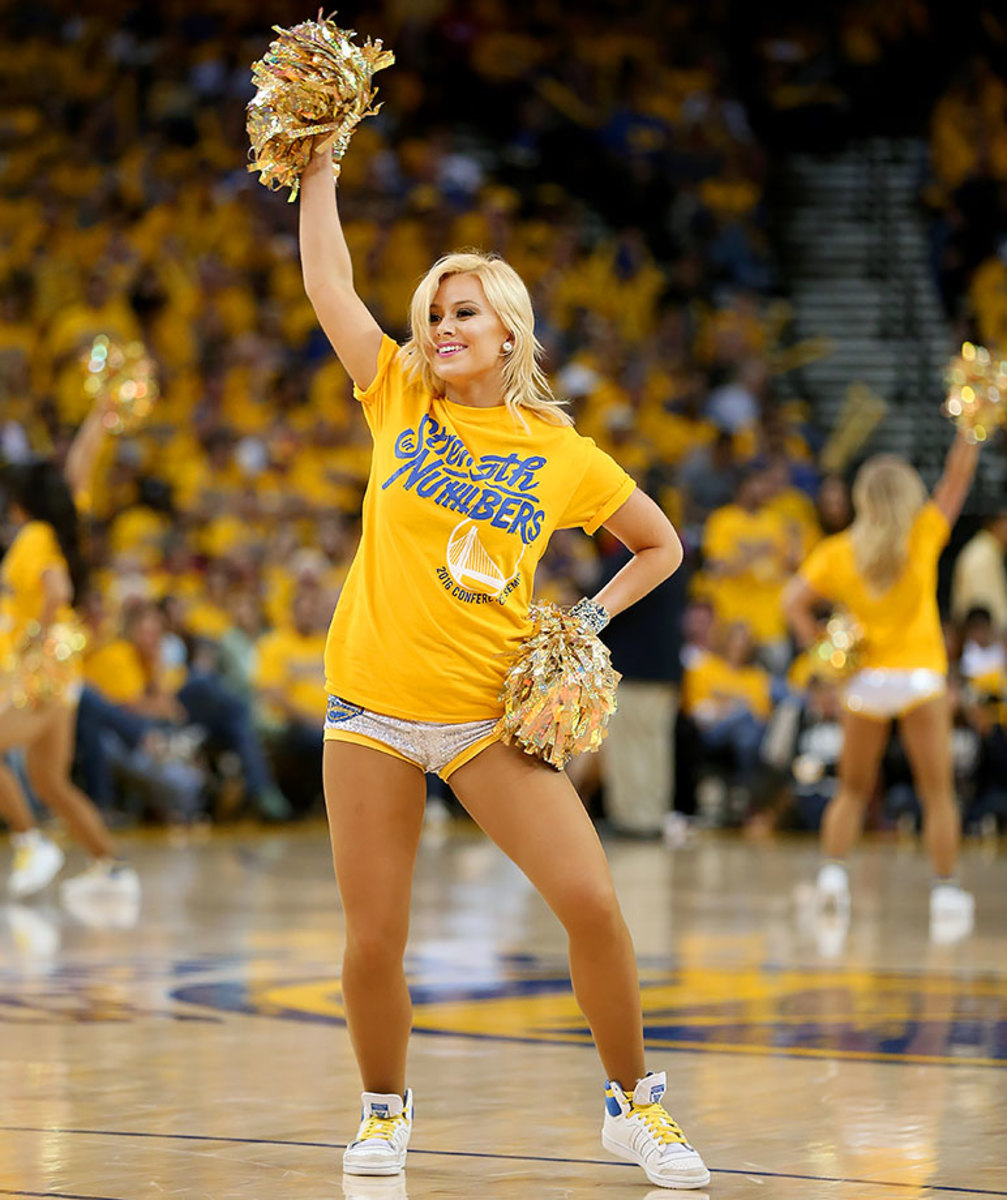 Golden-State-Warriors-Dance-Team-GettyImages-527785324_master.jpg