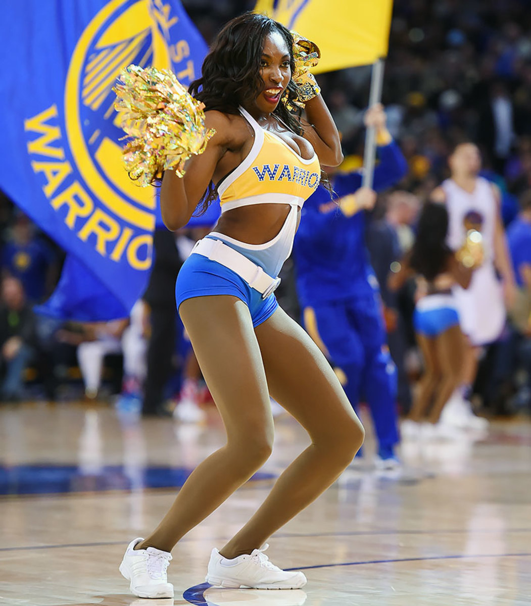 Golden-State-Warriors-Dance-Team-GettyImages-496144776_master.jpg
