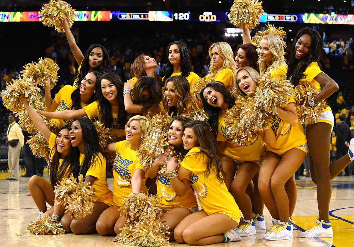 Golden-State-Warriors-Dance-Team-SI404_TK1_06424.jpg