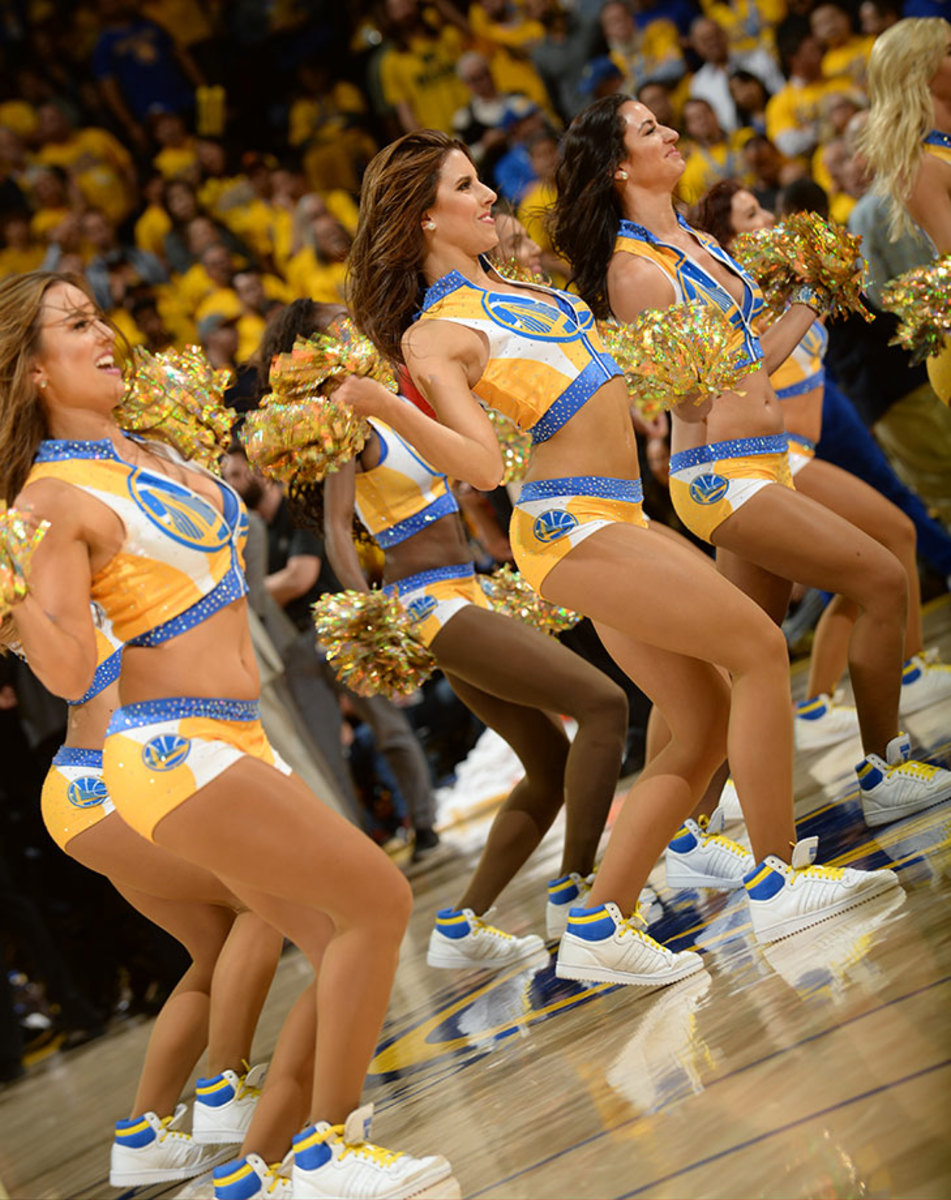 Golden-State-Warriors-Dance-Team-528000178.jpg