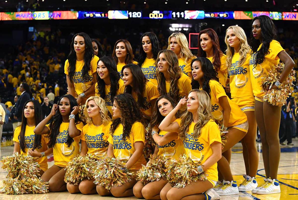 Golden-State-Warriors-Dance-Team-SI404_TK1_06415.jpg