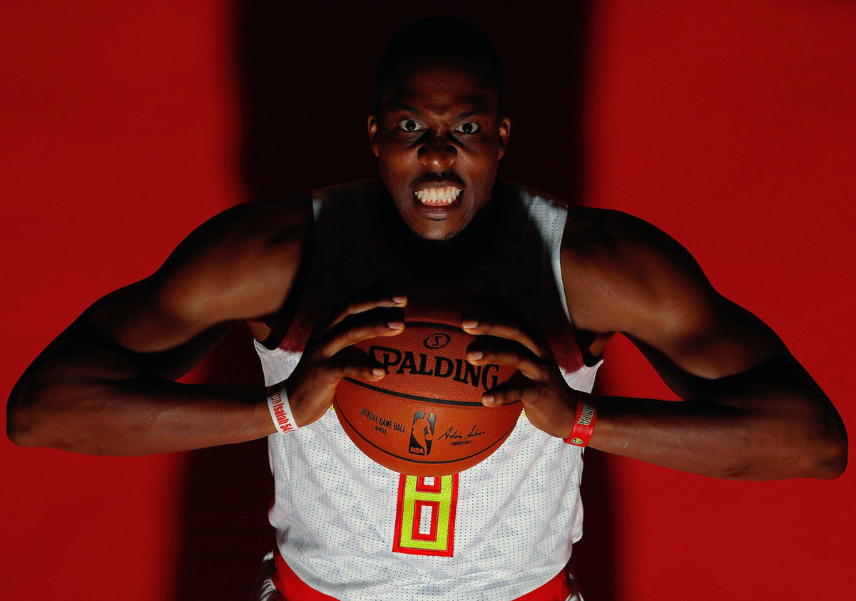 2016-0926-Dwight-Howard_0.jpg