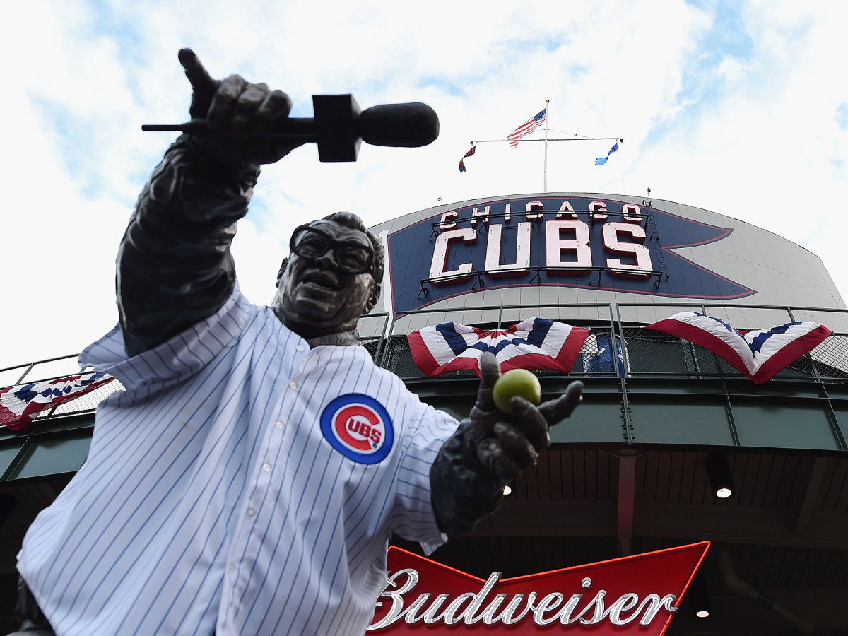 harry-caray-statue-getty2.jpg
