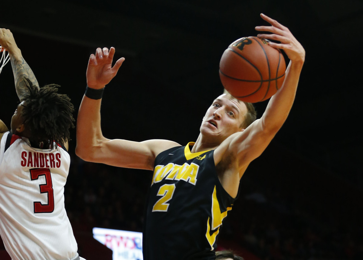 Jack Nunge (11) had 11 points in Iowa's exhibition game on Monday, his first game since taking a redshirt year last season.