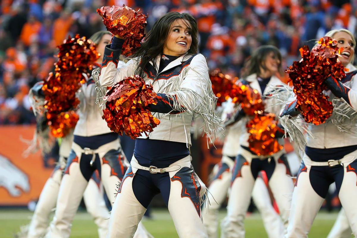 Denver-Broncos-cheerleaders-252160103037_Chargers_at_Broncos.jpg