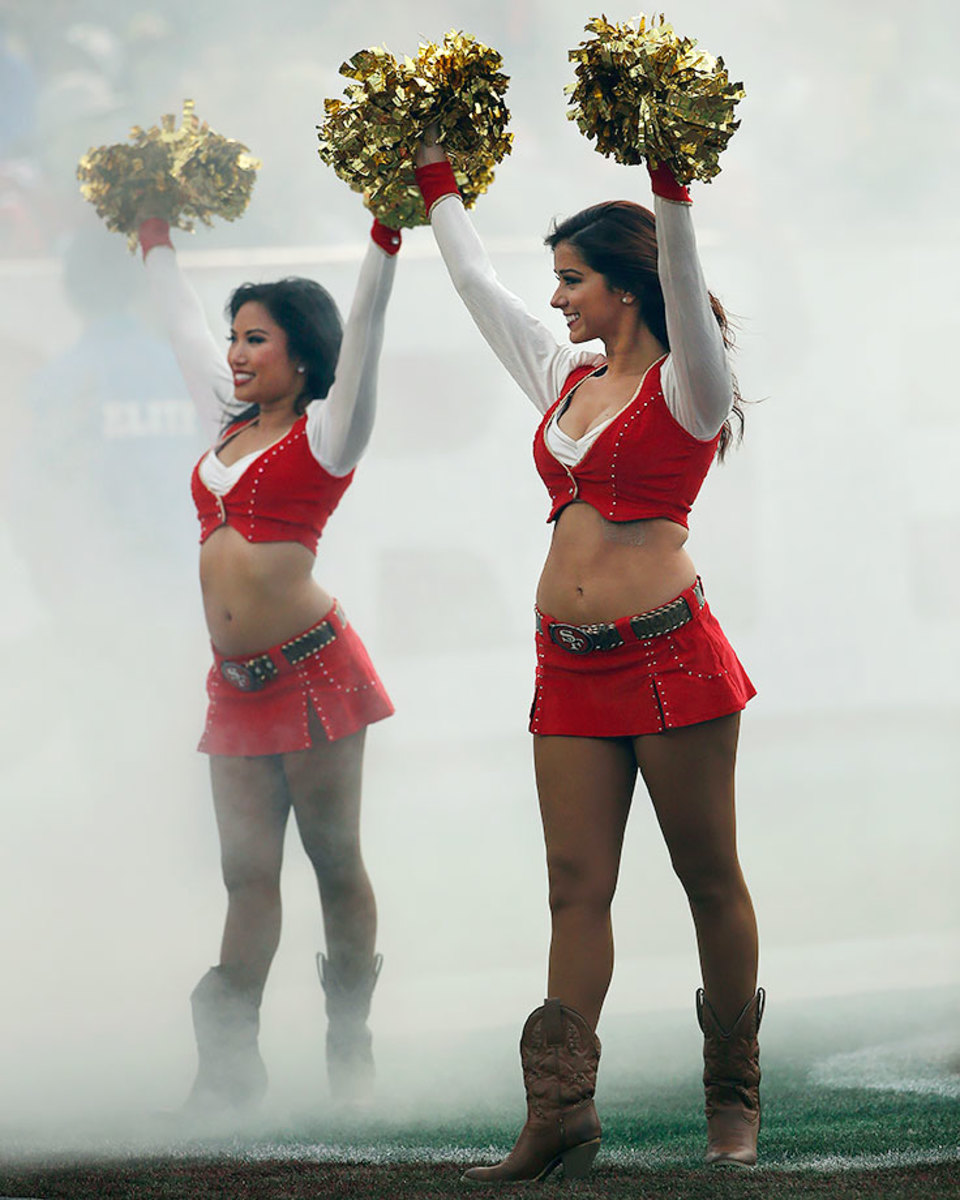 San-Francisco-49ers-cheerleaders-AP_697297066347.jpg