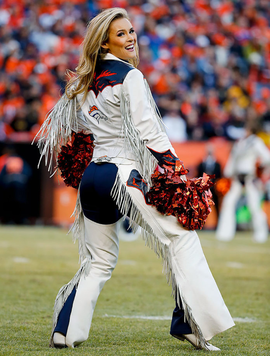 Denver-Broncos-cheerleaders-AP_914384359828.jpg