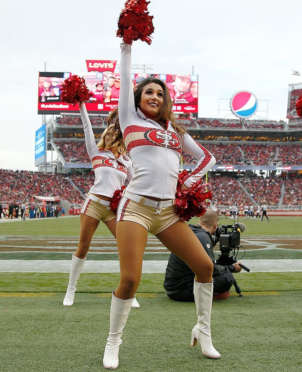 San-Francisco-49ers-cheerleaders-AP_208625930643.jpg
