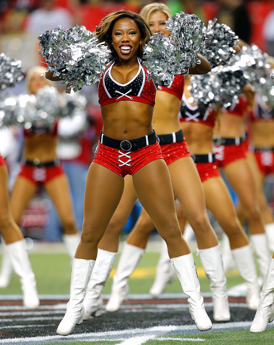 Atlanta-Falcons-cheerleaders-488160103_0938_Saints_at_Falcons.jpg