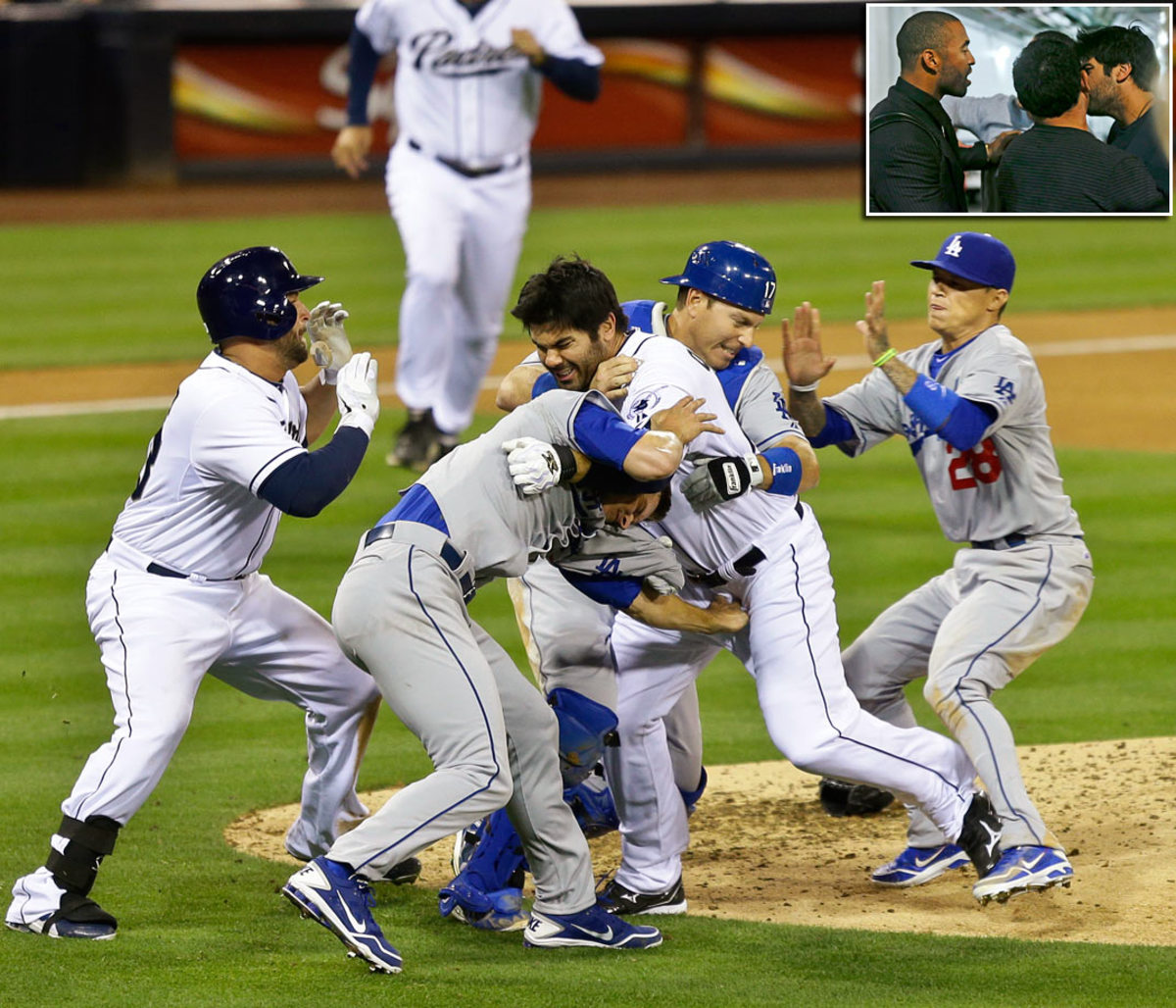 Texas Rangers' Rougned Odor lands punch to face of Toronto Blue Jays' Jose  Bautista during brawl - ESPN