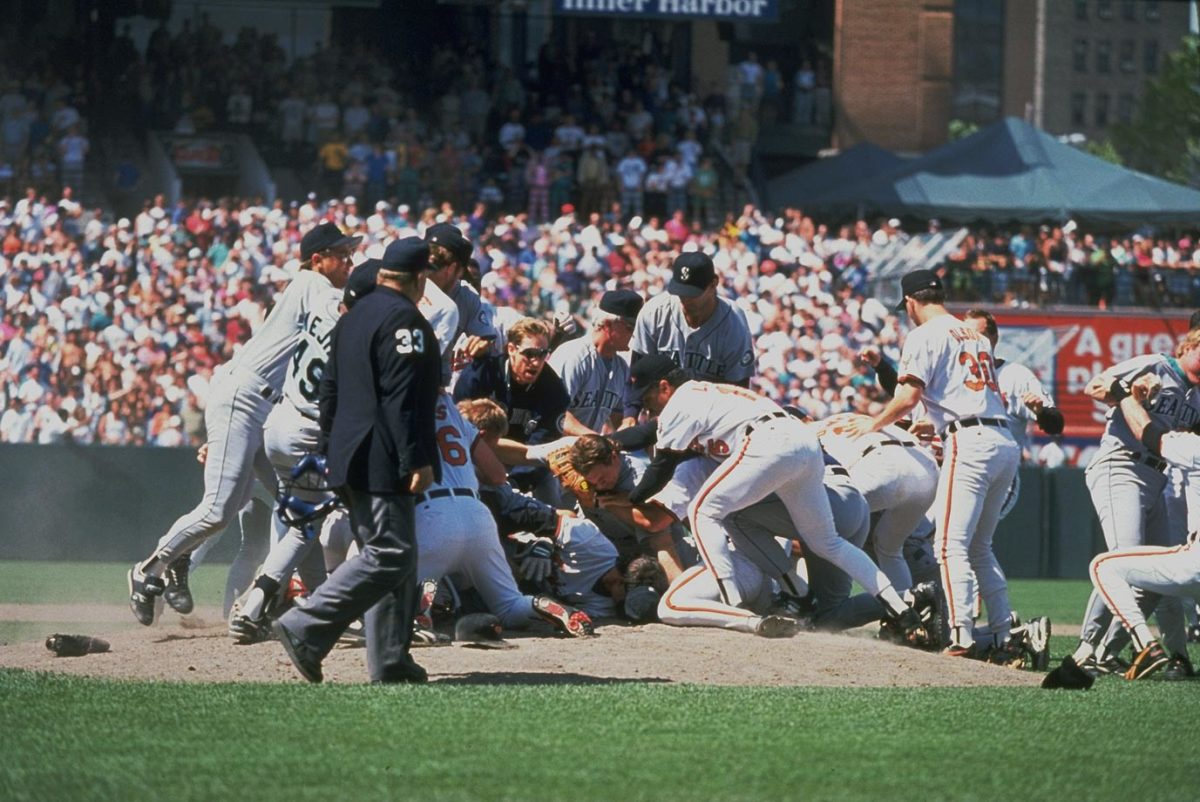 1993-orioles-mariners-brawl-05104988.jpg