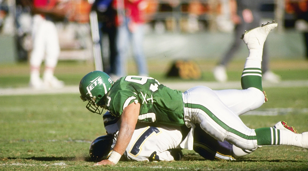 Dennis Byrd played four seasons for the Jets before a spinal injury abruptly ended his career in 1992. The Jets retired his number, 90, in 2012.