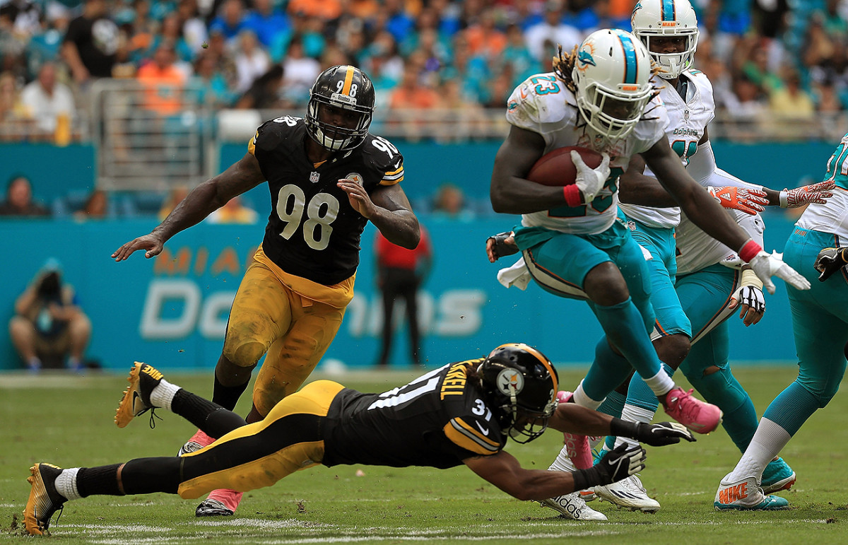 Dolphins running back Jay Ajayi never had a 100-yard rushing game in the NFL before his 204-yard effort against the Steelers on Sunday.