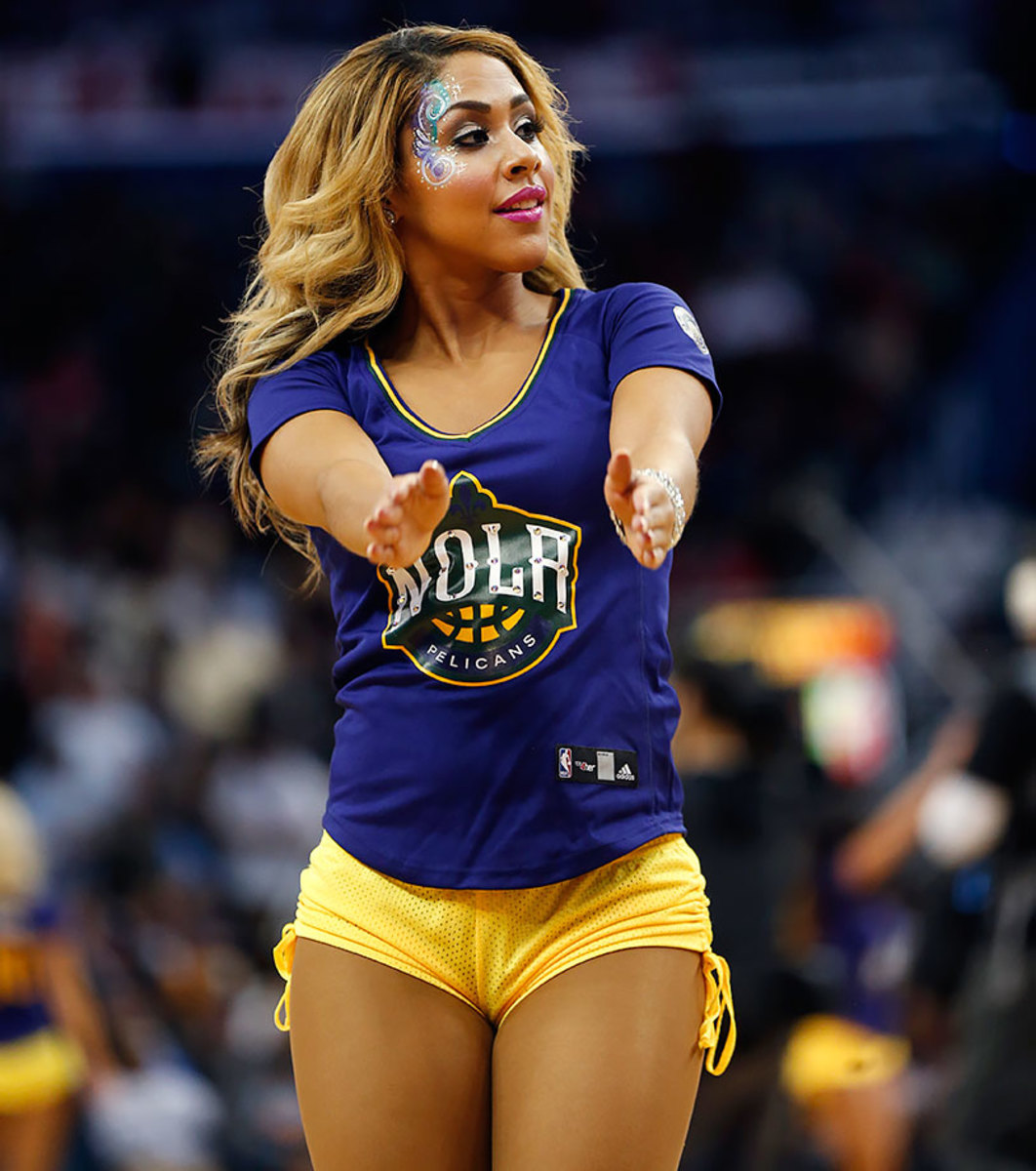 New-Orleans-Pelicans-Dancers-e5b485451201491786d8ea4d154b0354-0.jpg