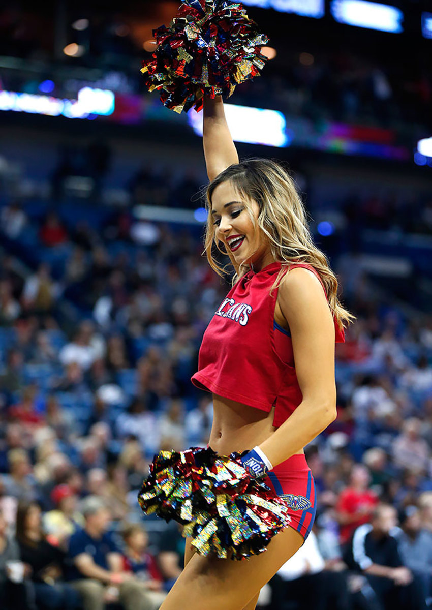 New-Orleans-Pelicans-Dancers-61bd16b8e91342e9840faa7bfcfe8434-0.jpg