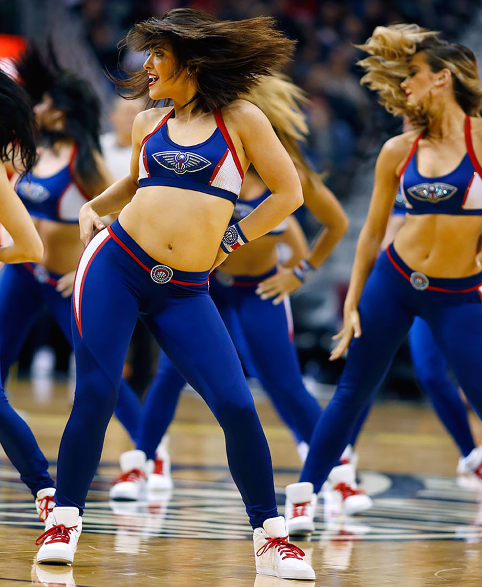 New-Orleans-Pelicans-Dancers-7260d3dead2944f2a051b9213e67bc6a-0.jpg