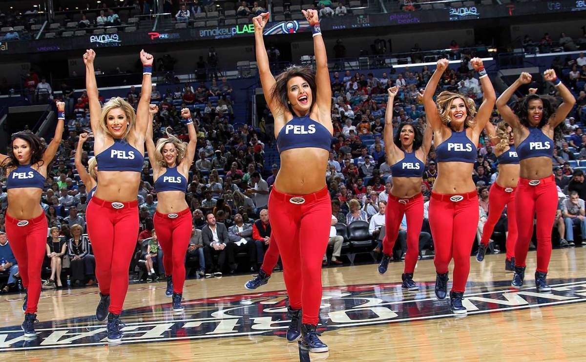 New-Orleans-Pelicans-Dancers-496055180.jpg