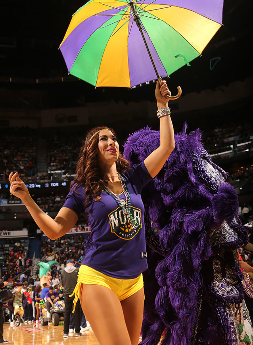 New-Orleans-Pelicans-Dancers-508471570.jpg