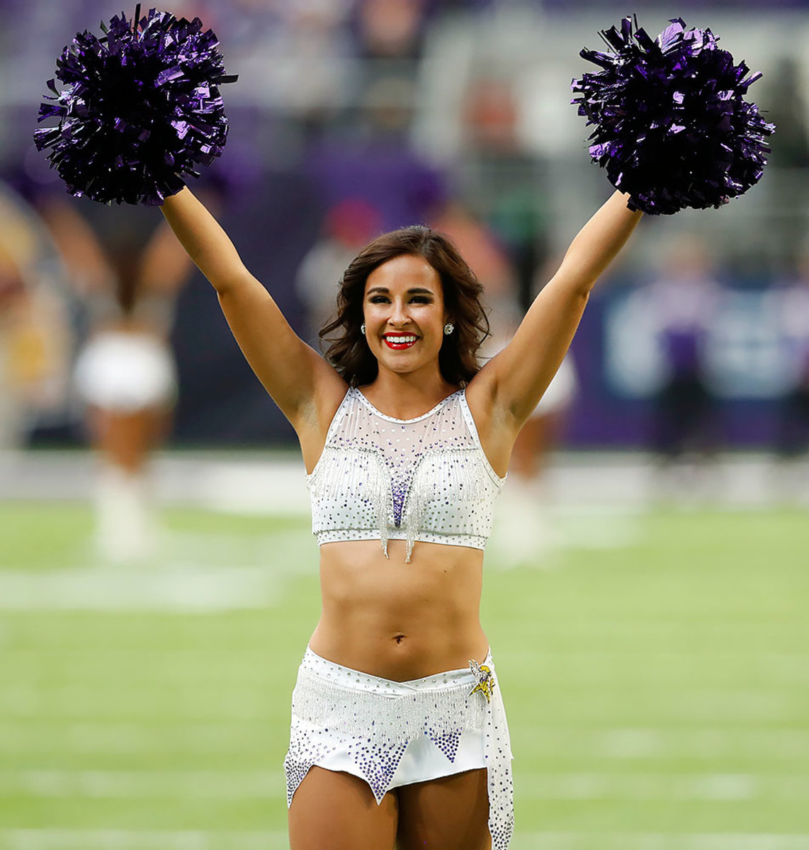 Minnesota-Vikings-cheerleaders-AP_16353650487208.jpg