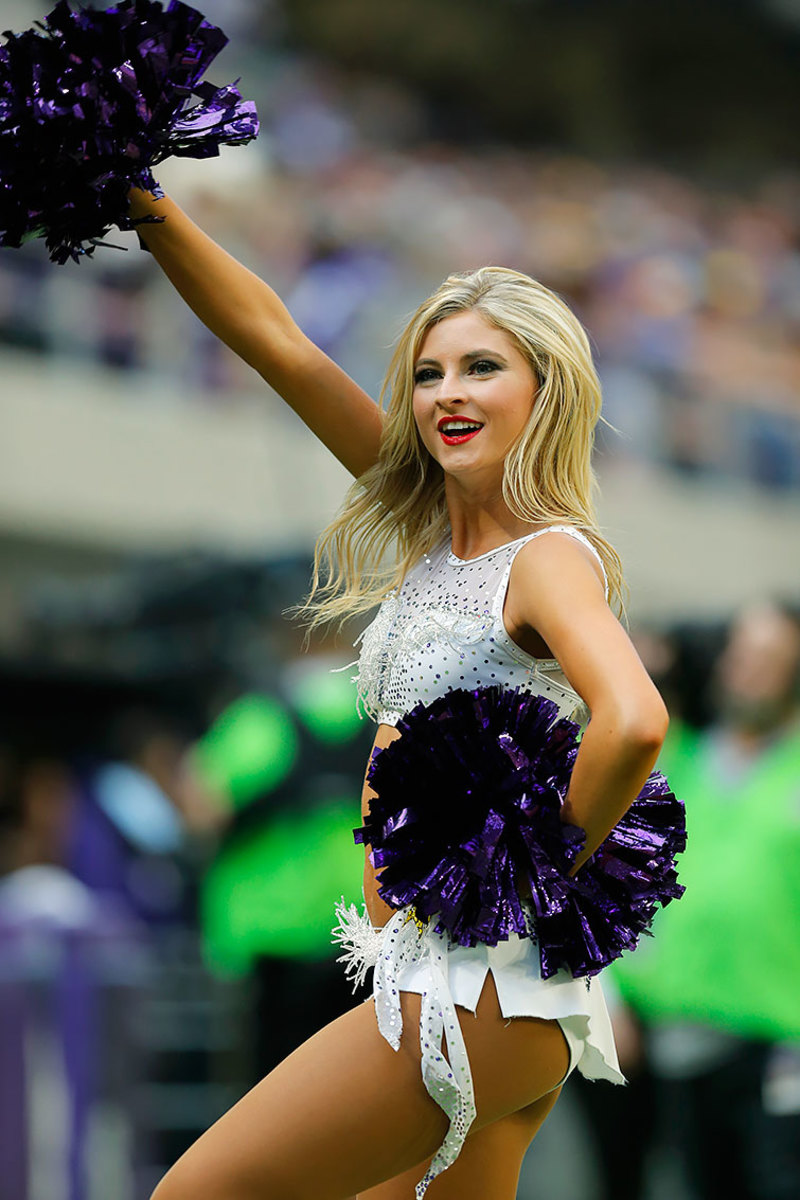 Minnesota-Vikings-cheerleaders-GettyImages-630220922_master.jpg