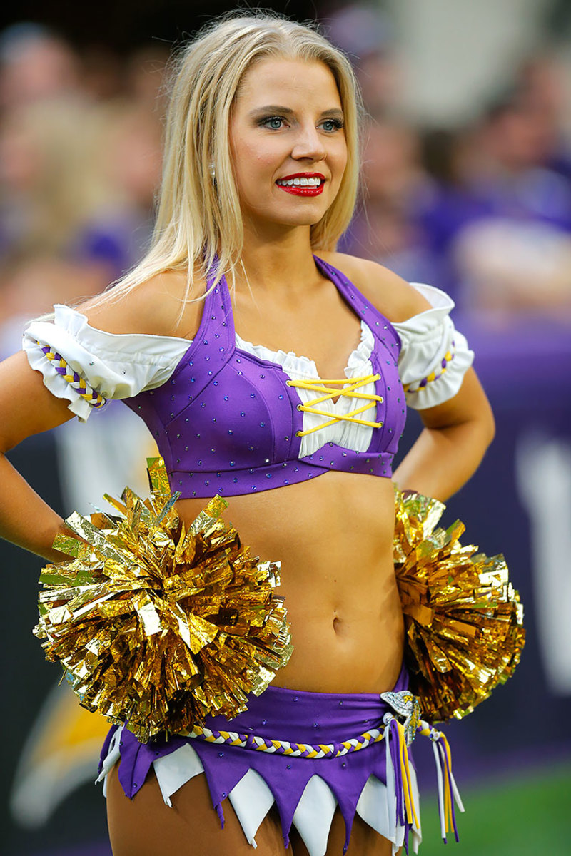 Minnesota-Vikings-cheerleaders-GettyImages-630220632_master.jpg