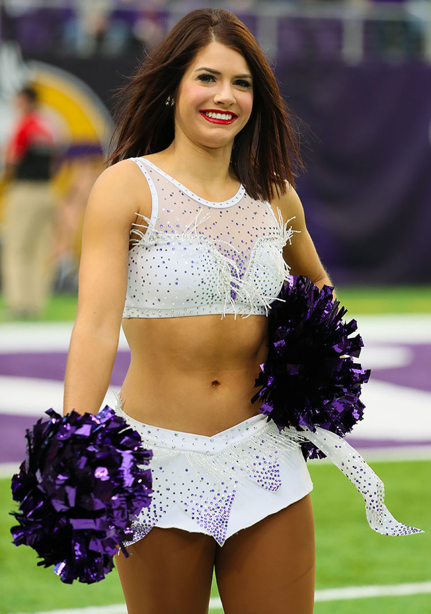Minnesota-Vikings-cheerleaders-GettyImages-630224140_master.jpg
