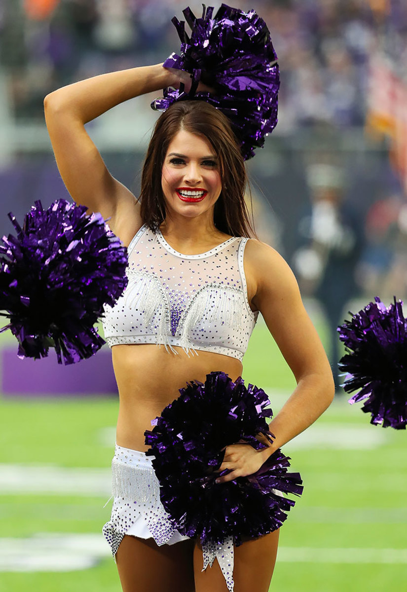 Minnesota-Vikings-cheerleaders-GettyImages-630224068_master.jpg