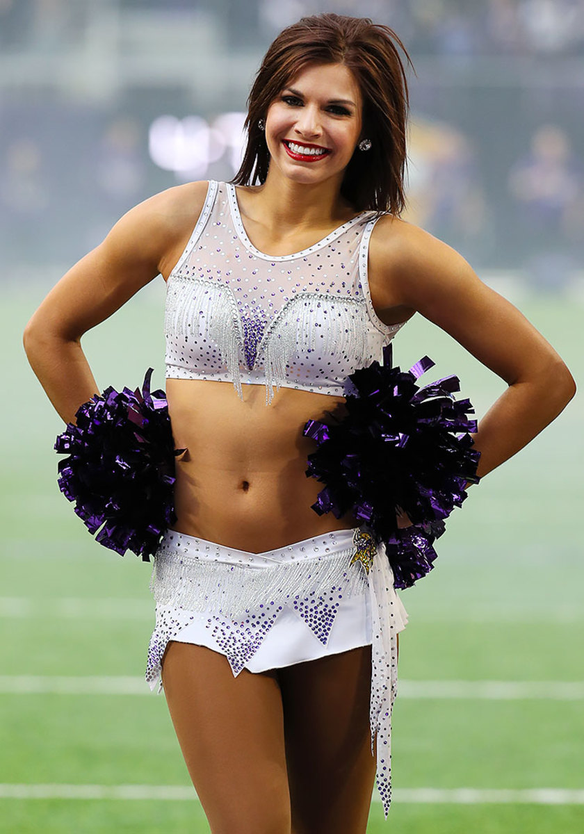 Minnesota-Vikings-cheerleaders-GettyImages-630224084_master.jpg
