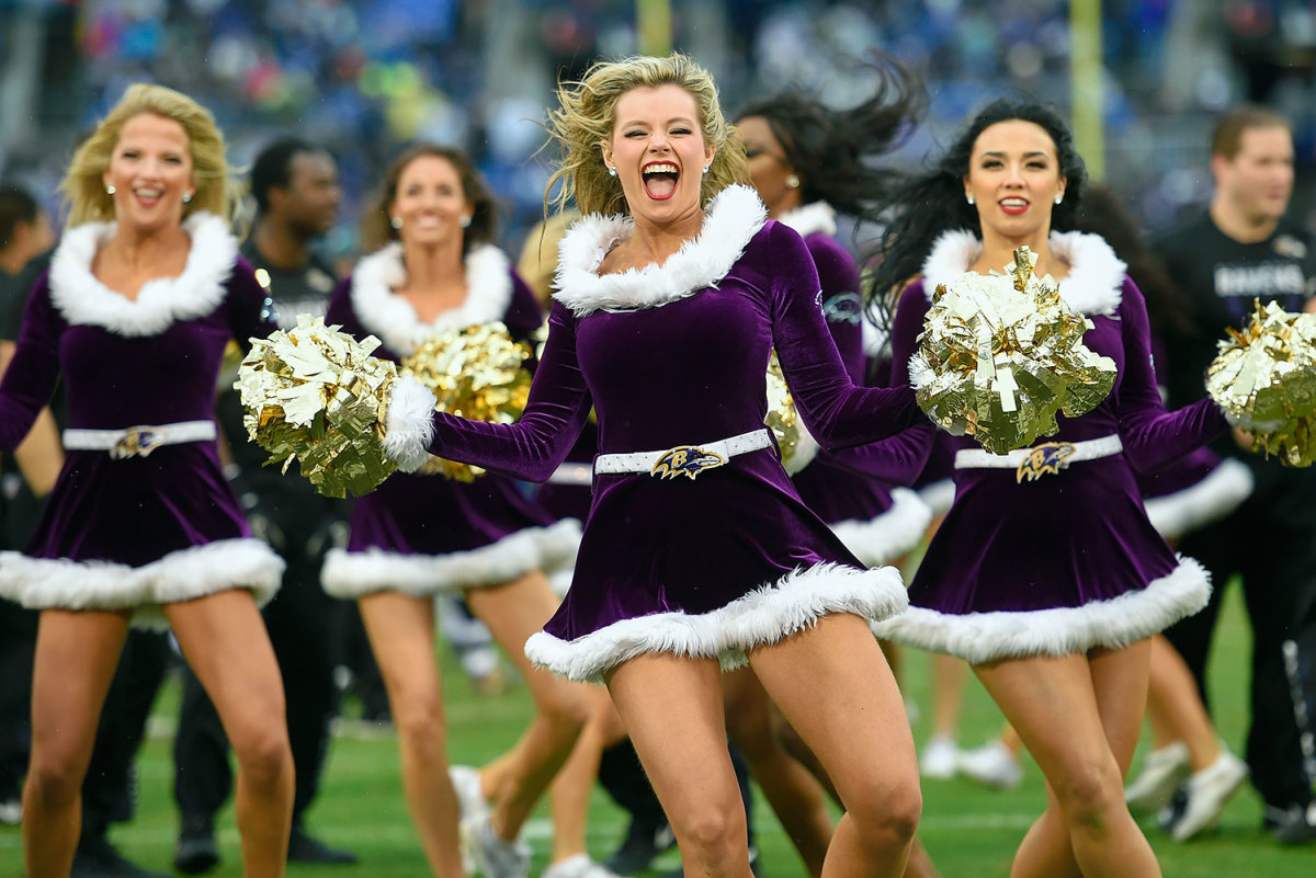 Baltimore-Ravens-cheerleaders-AP_16353706805472.jpg