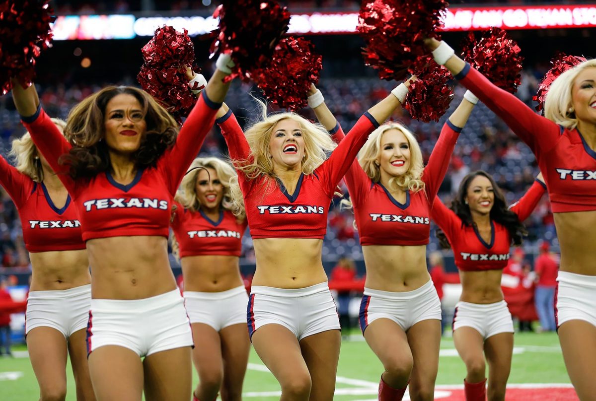 Houston-Texans-cheerleaders-AP_16353649266551.jpg
