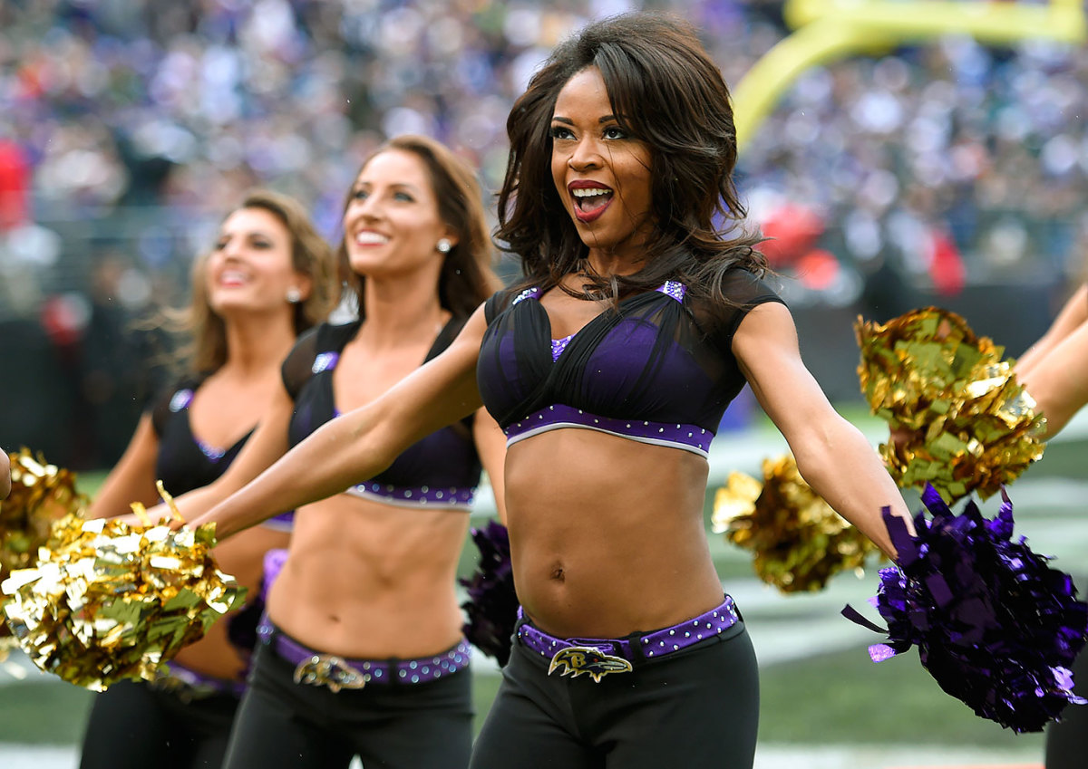 Baltimore-Ravens-cheerleaders-AP_16353693421359.jpg