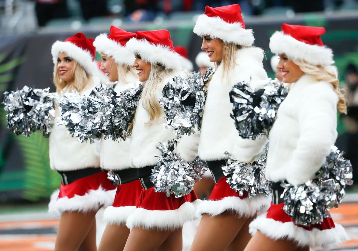 Cincinnati-Bengals-Ben-Gals-cheerleaders-AP_16353680726920.jpg
