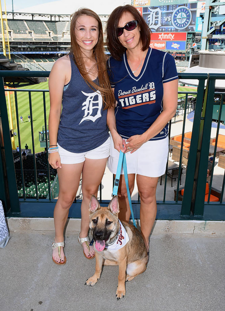 Detroit Tigers Bark in the Park : r/mlb