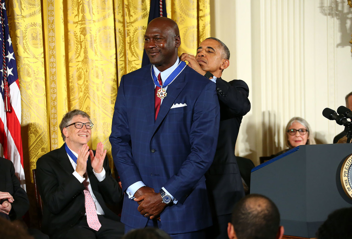 2016-1122-Michael-Jordan-Barack-Obama.jpg