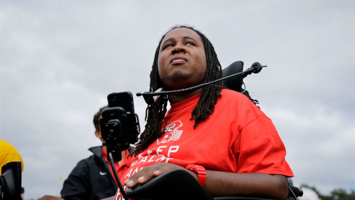 Eric LeGrand: Former Rutgers star returns home after 16 days in hospital - Vimarsana News